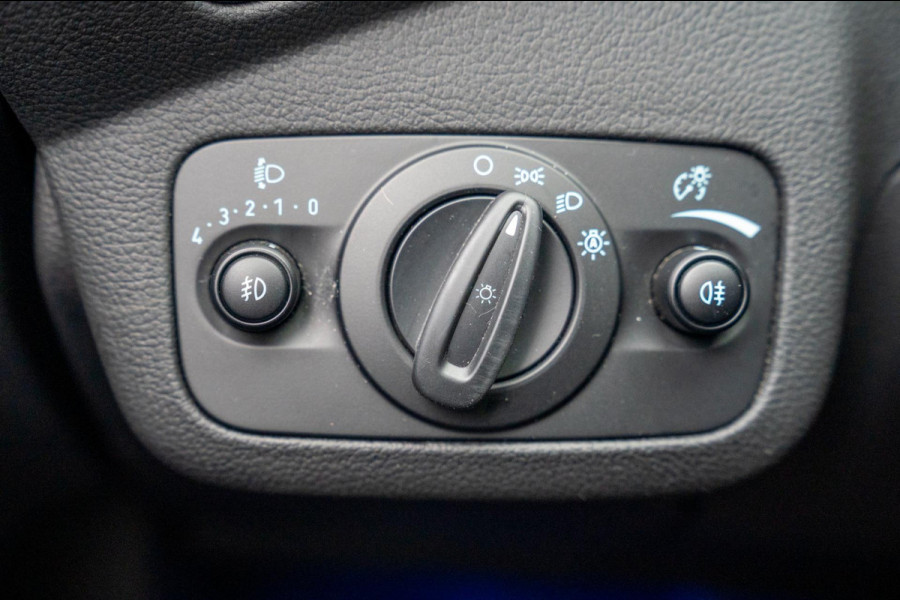 Ford Kuga 1.5 EcoBoost Titanium|Prijs rijklaar incl. 12 mnd garantie| Trekhaak Navi PDC Stoel en stuurverwarming Carplay