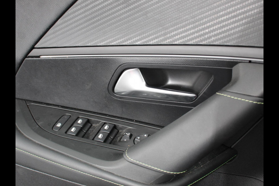 Peugeot 2008 1.2 PureTech 130 GT Cimate control Cruise control LED Achteruitrij camera Navigatie Parkeersensor achter Lichtmetalen velgen Led Dab