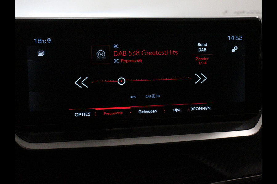 Peugeot 2008 1.2 PureTech 130 GT Cimate control Cruise control LED Achteruitrij camera Navigatie Parkeersensor achter Lichtmetalen velgen Led Dab