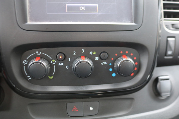 Opel Vivaro 1.6 CDTI 125pk L2 H1 Airco Navigatie Imperiaal Trekhaak Inrichting