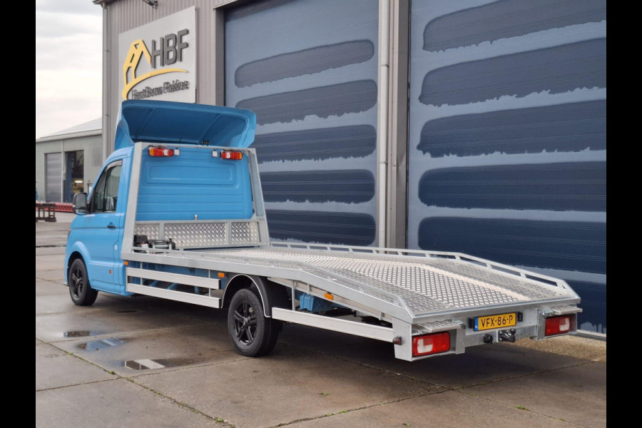Volkswagen Crafter 35 2.0 TDI L4 Trendline OPRIJWAGEN / AMBULANCE / TRAILER / EURO 6 / LAADVERMOGEN 1500 KG !!