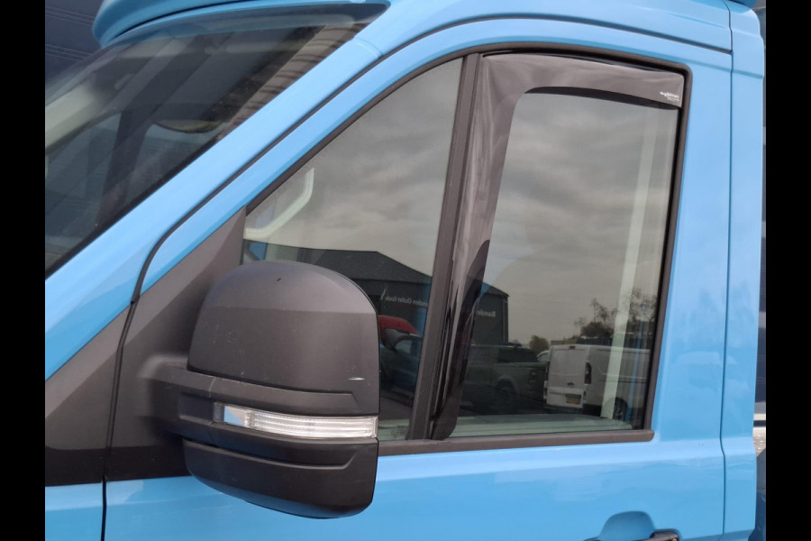 Volkswagen Crafter 35 2.0 TDI L4 Trendline OPRIJWAGEN / AMBULANCE / TRAILER / EURO 6 / LAADVERMOGEN 1500 KG !!