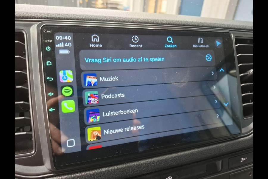 Volkswagen Crafter 35 2.0 TDI L4 Trendline OPRIJWAGEN / AMBULANCE / TRAILER / EURO 6 / LAADVERMOGEN 1500 KG !!