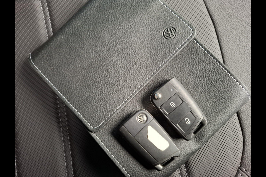 Volkswagen Crafter 35 2.0 TDI L4 Trendline OPRIJWAGEN / AMBULANCE / TRAILER / EURO 6 / LAADVERMOGEN 1500 KG !!