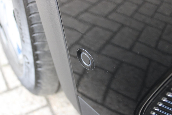 Peugeot 3008 1.2 Hybrid 136PK GT | 360° CAMERA | NAVIGATIE | ADAPTIVE CRUISE CONTROL | APPLE CARPLAY/ANDROID AUTO | CLIMATE CONTROL | 18" LICHTMETALEN VELGEN | DODEHOEK DETECTIE | KEYLESS ENTRY/START | FULL LED KOPLAMPEN | PARKEERSENSOREN VOOR EN ACHTER | DAB+ RADIO | LANE ASSIST |