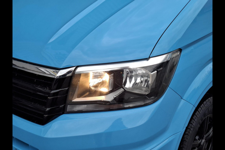 Volkswagen Crafter 35 2.0 TDI L4 Trendline OPRIJWAGEN / AMBULANCE / TRAILER / EURO 6 / LAADVERMOGEN 1500 KG !!