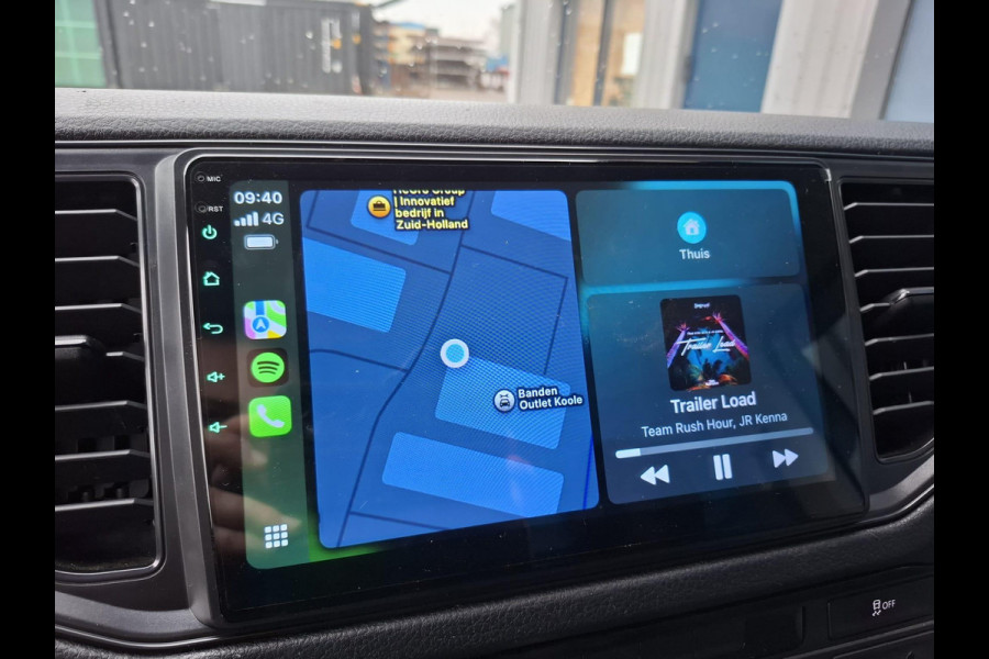 Volkswagen Crafter 35 2.0 TDI L4 Trendline OPRIJWAGEN / AMBULANCE / TRAILER / EURO 6 / LAADVERMOGEN 1500 KG !!