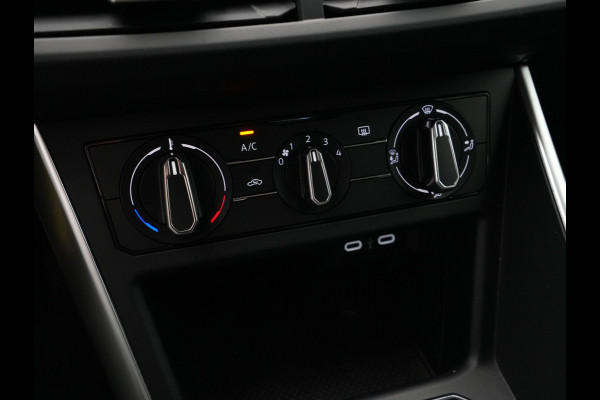 Volkswagen Polo 1.0 TSI 95pk Life Edition Navi via App Acc Pdc Camera Privacy glas Argon