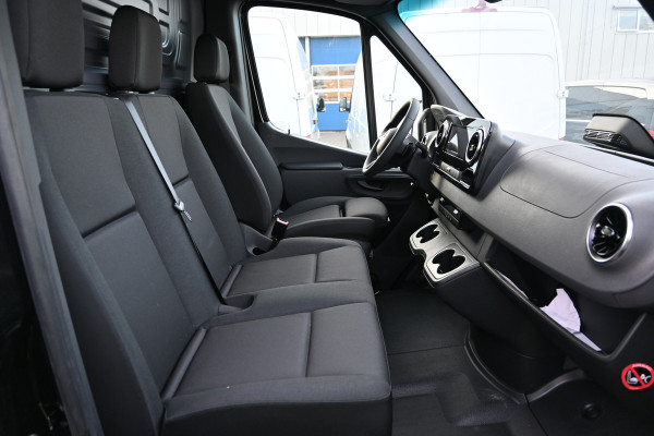 Mercedes-Benz Sprinter 317 CDI L2H2 Pro 3500 kg trekhaak, LED verlichting, Geveerde stoel
