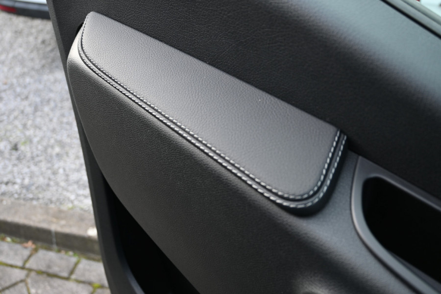 Mercedes-Benz Sprinter 317 CDI L2H2 Pro 3500 kg trekhaak, LED verlichting, Geveerde stoel