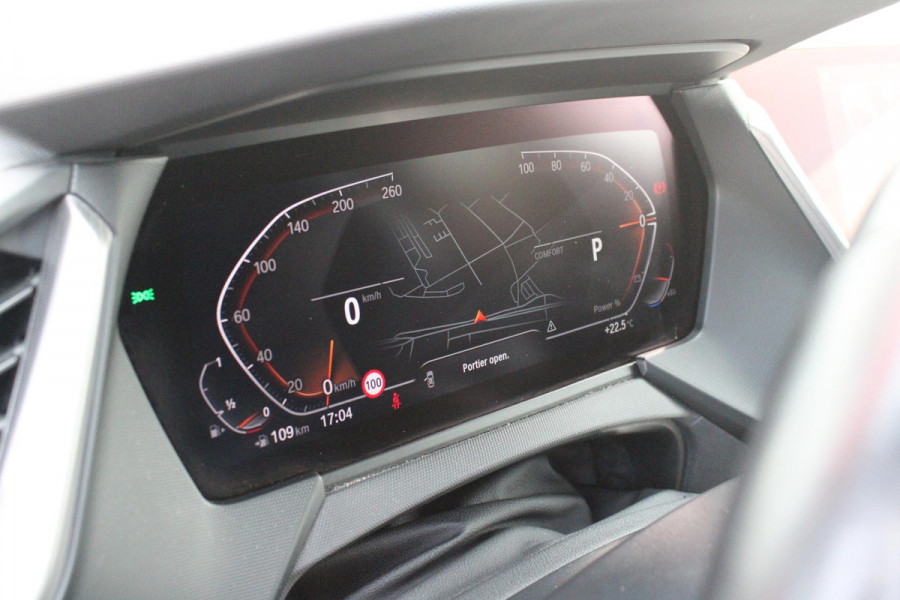 BMW 1-serie 118i 136PK M-SPORT EDITION | PANORAMISCH SCHUIF/KANTEL DAK |  SFEER VERLICHTING | SHADOW LINE PAKKET | LEDEREN BEKLEDING "DAKOTA GEPERFOREERD" | VERWARMBARE VOORSTOELEN | LEDEREN M-SPORT STUUR | NAVIGATIE | ACHTERUITRIJCAMERA | PARKEERSENSOREN VOOR EN ACHTER | ALARM | CLIMATE CONTROL | DRAADLOZE APPLE CARPLAY/ANDROID AUTO | LICHTMETALEN VELGEN M-SPORT | FULL LED KOPLAMPEN | LANE ASSIST | DAB+ RADIO | SPORT STOELEN | WARMTE WEREND GLAS  | EXTRA GETINTE ACHTERRUITEN | ELEKTRISCH VERSTELBARE BUITENSPIEGELS | BUITENSPIEGELS VERWARMBAAR | ARMSTEUN ACHTER |BMW LIVE COCKPIT P