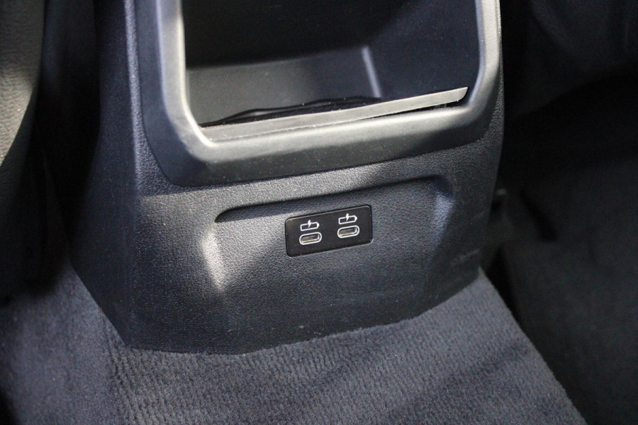 BMW 1-serie 118i 136PK M-SPORT EDITION | PANORAMISCH SCHUIF/KANTEL DAK |  SFEER VERLICHTING | SHADOW LINE PAKKET | LEDEREN BEKLEDING "DAKOTA GEPERFOREERD" | VERWARMBARE VOORSTOELEN | LEDEREN M-SPORT STUUR | NAVIGATIE | ACHTERUITRIJCAMERA | PARKEERSENSOREN VOOR EN ACHTER | ALARM | CLIMATE CONTROL | DRAADLOZE APPLE CARPLAY/ANDROID AUTO | LICHTMETALEN VELGEN M-SPORT | FULL LED KOPLAMPEN | LANE ASSIST | DAB+ RADIO | SPORT STOELEN | WARMTE WEREND GLAS  | EXTRA GETINTE ACHTERRUITEN | ELEKTRISCH VERSTELBARE BUITENSPIEGELS | BUITENSPIEGELS VERWARMBAAR | ARMSTEUN ACHTER |BMW LIVE COCKPIT P