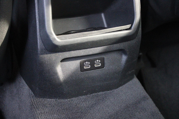 BMW 1-serie 118i 136PK M-SPORT EDITION | PANORAMISCH SCHUIF/KANTEL DAK |  SFEER VERLICHTING | SHADOW LINE PAKKET | LEDEREN BEKLEDING "DAKOTA GEPERFOREERD" | VERWARMBARE VOORSTOELEN | LEDEREN M-SPORT STUUR | NAVIGATIE | ACHTERUITRIJCAMERA | PARKEERSENSOREN VOOR EN ACHTER | ALARM | CLIMATE CONTROL | DRAADLOZE APPLE CARPLAY/ANDROID AUTO | LICHTMETALEN VELGEN M-SPORT | FULL LED KOPLAMPEN | LANE ASSIST | DAB+ RADIO | SPORT STOELEN | WARMTE WEREND GLAS  | EXTRA GETINTE ACHTERRUITEN | ELEKTRISCH VERSTELBARE BUITENSPIEGELS | BUITENSPIEGELS VERWARMBAAR | ARMSTEUN ACHTER |BMW LIVE COCKPIT P