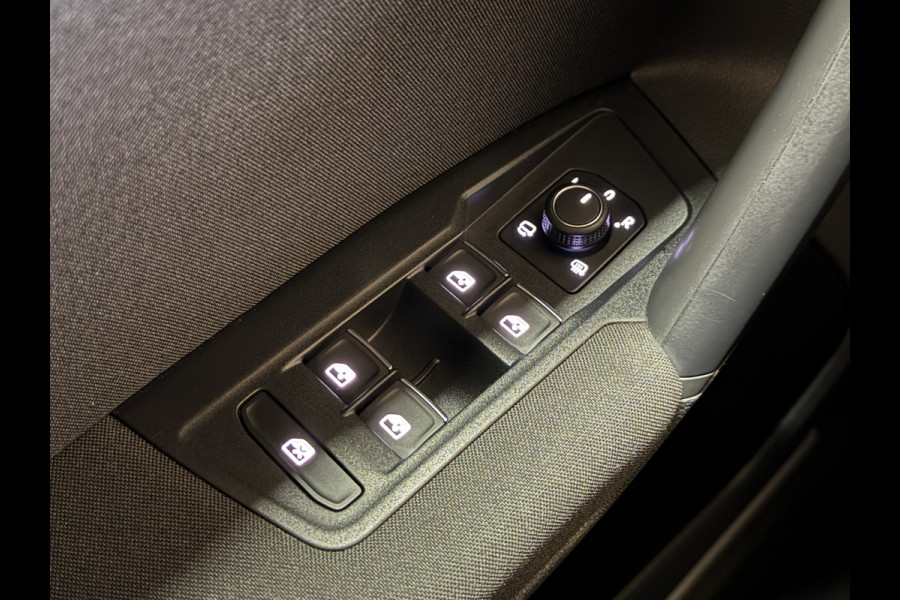 Volkswagen Tiguan 1.5 TSI Active | Apple Carplay | Stoel/Stuurverwarming | ACC | Camera