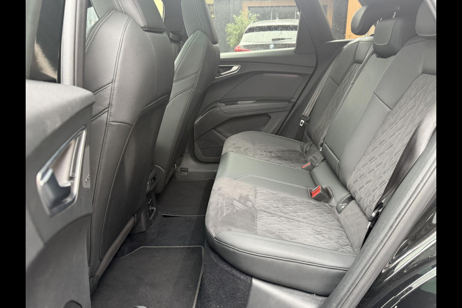 Audi Q4 e-tron 40 Launch edition S Competition 77 kWh | 2X S-Line | Panoramadak | Camera | Sonos |