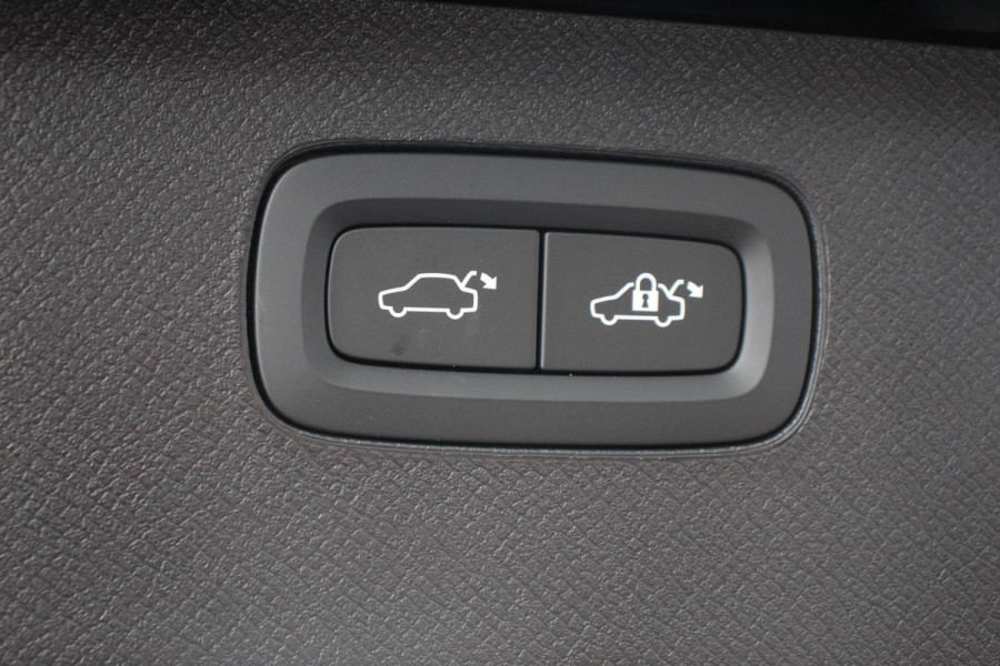Volvo XC90 2.0 T8 Recharge AWD Ultimate Dark Leder Panorama-schuifdak Navigatie Harman Kardon Elektrisch bedienbare achterklep Camera