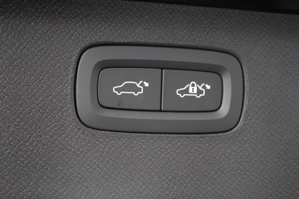 Volvo XC90 2.0 T8 Recharge AWD Ultimate Dark Leder Panorama-schuifdak Navigatie Harman Kardon Elektrisch bedienbare achterklep Camera