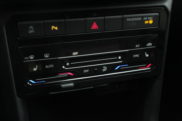 Volkswagen T-Cross 1.0 TSI 110pk DSG Life | Navigatie | Apple Carplay/Android Auto | Adaptive Cruise Control | Camera | Parkeersensoren | Stoelverwarming | Climatronic | Lane Assist