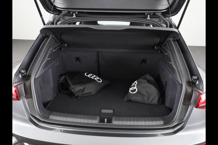 Audi A3 Sportback 40 TFSI e S edition 204pk | Verlengde garantie | Parkeercamera | Adaptieve cruise controle | Optiek pakket zwart Plus | Extra getint glas