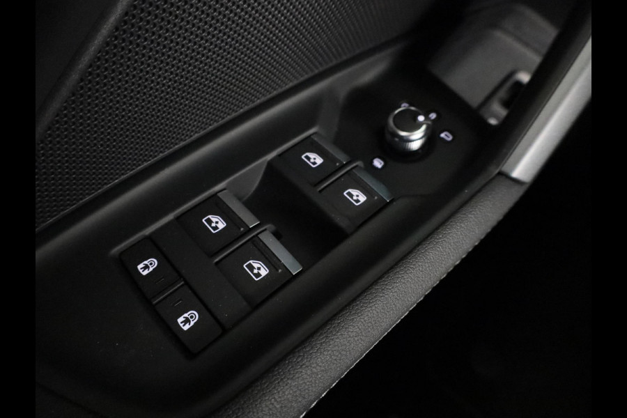 Audi A3 Sportback 40 TFSI e S edition 204pk | Verlengde garantie | Parkeercamera | Adaptieve cruise controle | Optiek pakket zwart Plus | Extra getint glas