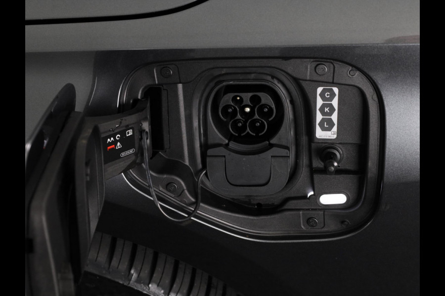 Audi A3 Sportback 40 TFSI e S edition 204pk | Verlengde garantie | Parkeercamera | Adaptieve cruise controle | Optiek pakket zwart Plus | Extra getint glas