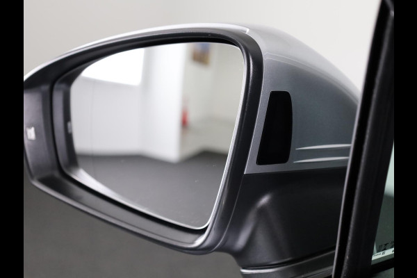 Volkswagen Tiguan Allspace 1.5 TSI R-Line Business 150PK | Automaat (DSG) | Wegklapbare trekhaak | Panoramadak