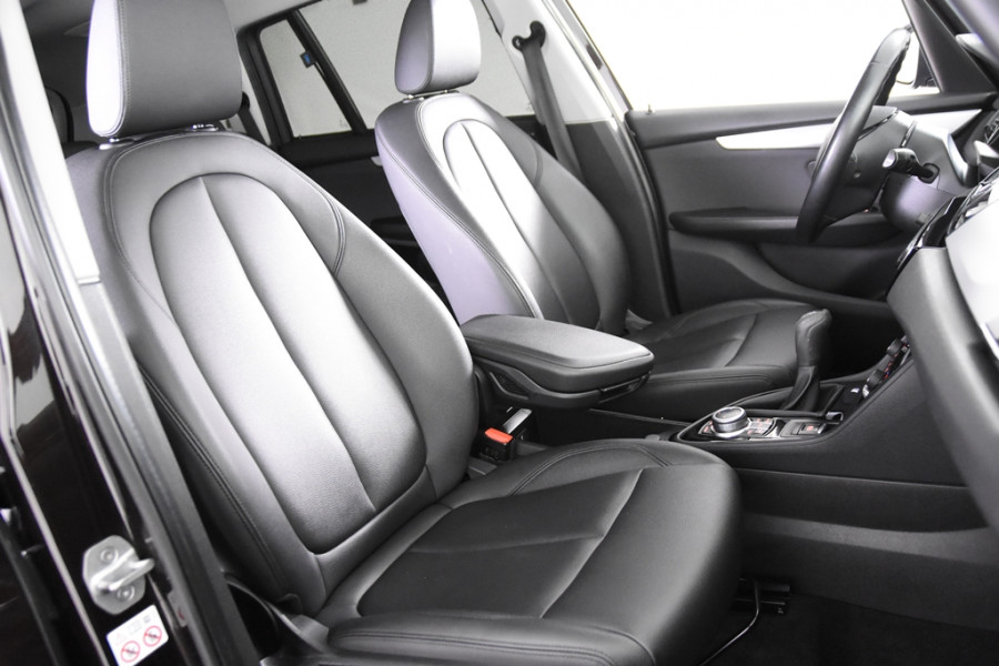 BMW 2 Serie Gran Tourer 218i High Executive *Leer*Navigatie*Parkassist*Stoelverwarming*