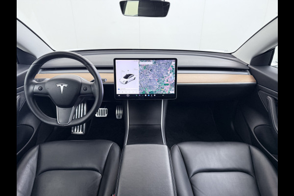 Tesla Model 3 RWD SR+ 60kWh 325PK Lmv 18" AutoPilot Leder PanoDak Adaptive-Cruise Lmv Camera's Elektr.-Stuur+Stoelen+Spiegels+Geheugen+Easy-En Navi LED Comfortstoelen ACC DAB Keyless en Voorverwarmen interieur via App One-Pedal-Drive Origineel Nederlandse auto tot 11kw laden thuis! Garantie Accu tot 10-12-2027 max 160.000km 1.584kg licht!