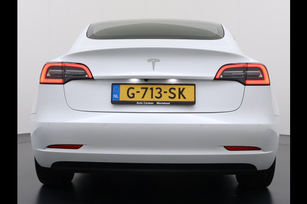 Tesla Model 3 RWD SR+ 60kWh 325PK Lmv 18" AutoPilot Leder PanoDak Adaptive-Cruise Lmv Camera's Elektr.-Stuur+Stoelen+Spiegels+Geheugen+Easy-En Navi LED Comfortstoelen ACC DAB Keyless en Voorverwarmen interieur via App One-Pedal-Drive Origineel Nederlandse auto tot 11kw laden thuis! Garantie Accu tot 10-12-2027 max 160.000km 1.584kg licht!