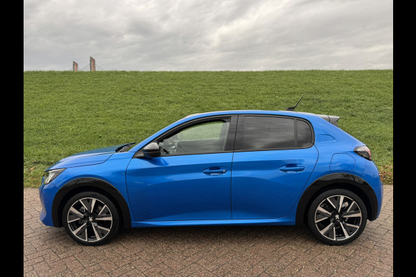Peugeot 208 1.2 PureTech GT-Line Pano | Stoelverwarming | Apple Carplay | Achteruitrij Camera