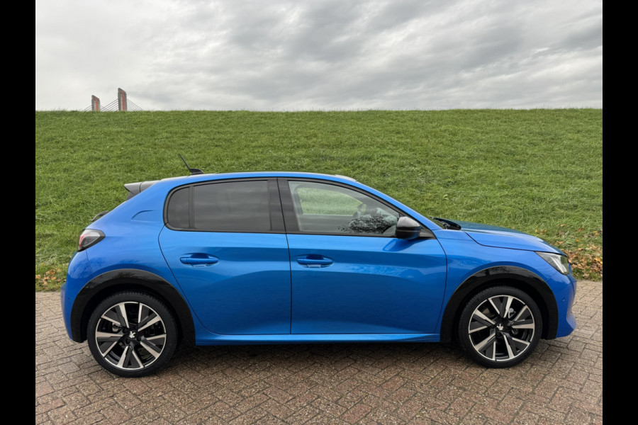 Peugeot 208 1.2 PureTech GT-Line Pano | Stoelverwarming | Apple Carplay | Achteruitrij Camera