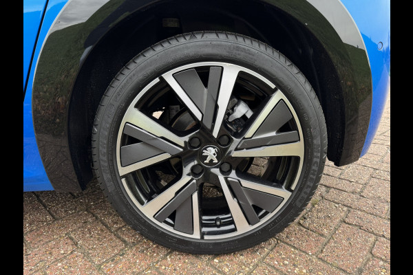 Peugeot 208 1.2 PureTech GT-Line Pano | Stoelverwarming | Apple Carplay | Achteruitrij Camera