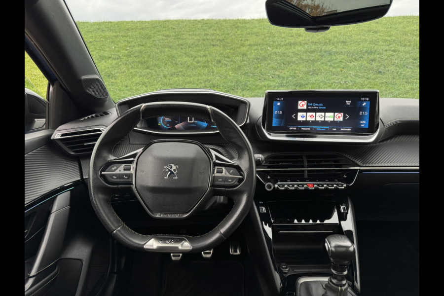 Peugeot 208 1.2 PureTech GT-Line Pano | Stoelverwarming | Apple Carplay | Achteruitrij Camera