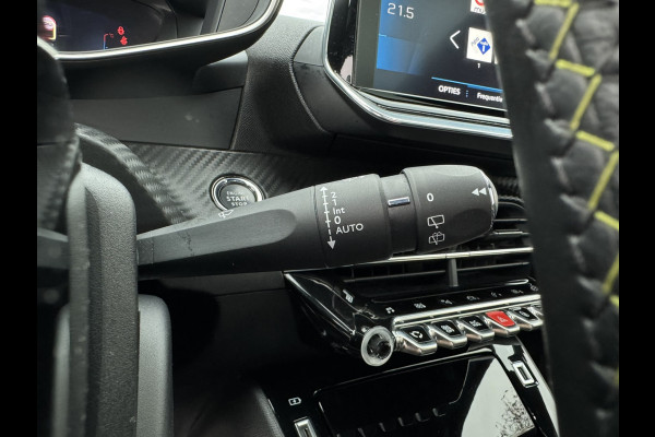 Peugeot 208 1.2 PureTech GT-Line Pano | Stoelverwarming | Apple Carplay | Achteruitrij Camera