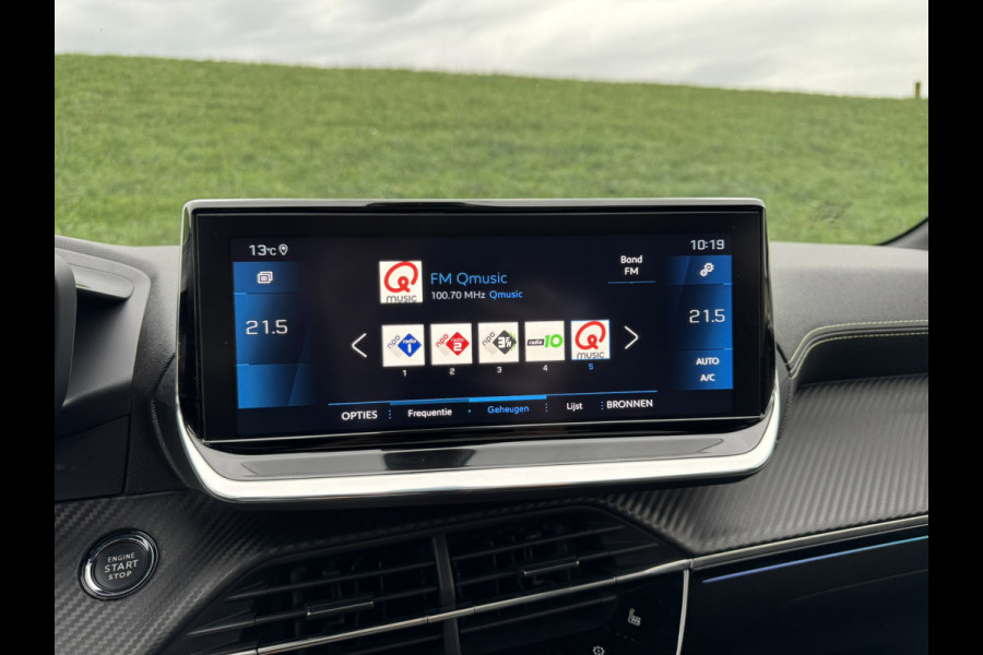 Peugeot 208 1.2 PureTech GT-Line Pano | Stoelverwarming | Apple Carplay | Achteruitrij Camera
