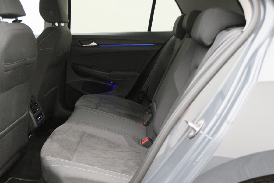 Volkswagen Golf 1.5 eTSI DSG Style Virtual Cockpit, Head-Up, IQ-Light, ACC, Apple Carplay, Sfeerverlichting, 17''
