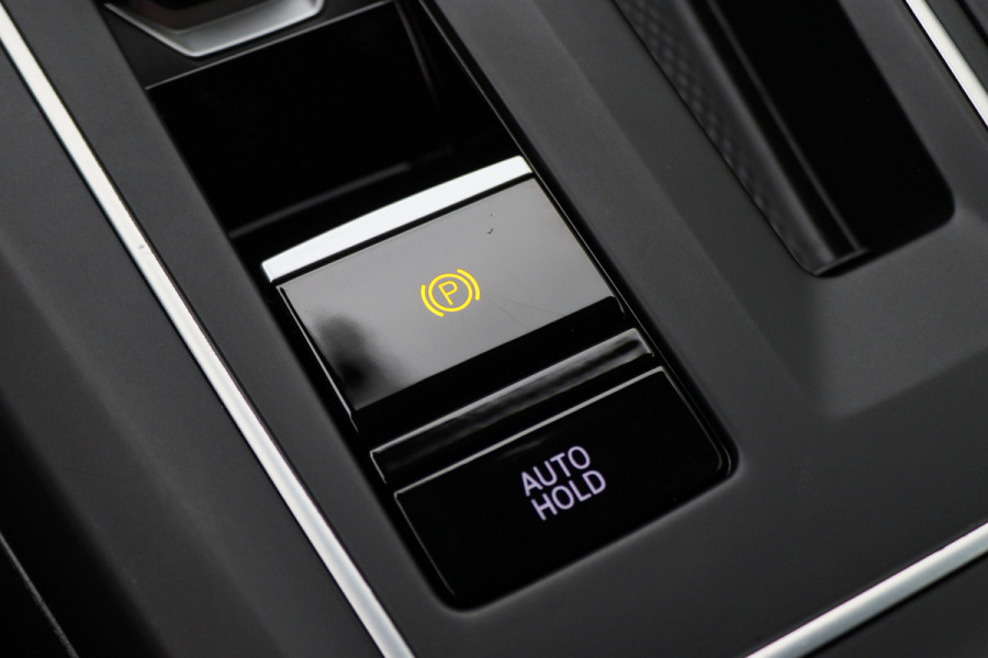 Volkswagen Golf 1.5 eTSI DSG Style Virtual Cockpit, Head-Up, IQ-Light, ACC, Apple Carplay, Sfeerverlichting, 17''