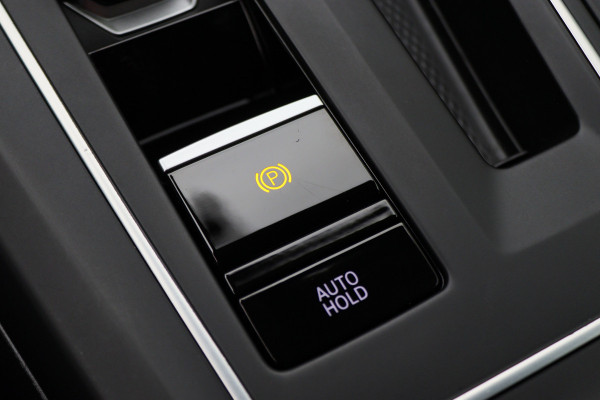 Volkswagen Golf 1.5 eTSI DSG Style Virtual Cockpit, Head-Up, IQ-Light, ACC, Apple Carplay, Sfeerverlichting, 17''