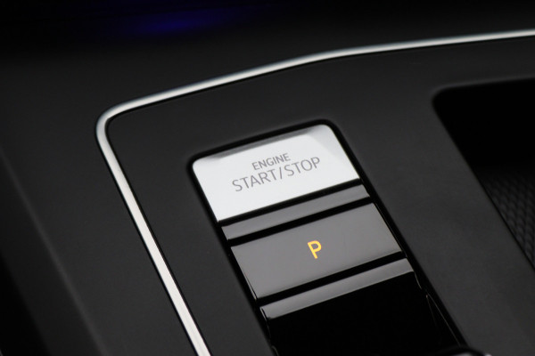 Volkswagen Golf 1.5 eTSI DSG Style Virtual Cockpit, Head-Up, IQ-Light, ACC, Apple Carplay, Sfeerverlichting, 17''