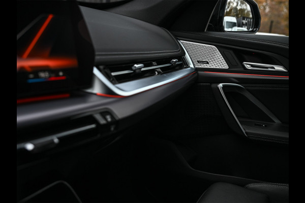 BMW iX1 XDRIVE 30 LAUNCH EDITION 67 kWh | M-SPORT | NL-AUTO | COMFORT ACCESS | PANORAMADAK | 360 CAMERA | HARMAN/KARDON | HEAD-UP | VIRT