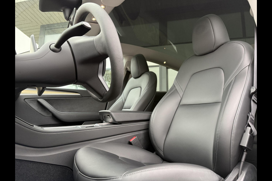 Tesla Model Y Range Plus | Autopilot | Panorama | Leder |