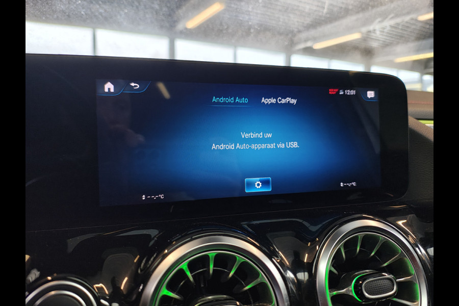 Mercedes-Benz EQA 250 AMG 67kWh Apple Carplay Android Auto Pano-/Schuif-Dak Leer/Alcantara Advanced LED-High-Performance Camera Navi+10" Connect D 191pk AUT. Night-pakket Connect-20 DAB Actieve park-assist+Rem-assistent Adaptive-Gr-licht Stoelverwarming Elek.Achterklep DAB High Perf.-LED  Keyless Business Solution 11kw-AC 1e Eigenaar Origineel Nederlandse Auto S.O.H. 91% 750kg Trekvermogen