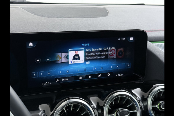 Mercedes-Benz EQA 250 AMG 67kWh Apple Carplay Android Auto Pano-/Schuif-Dak Leer/Alcantara Advanced LED-High-Performance Camera Navi+10" Connect D 191pk AUT. Night-pakket Connect-20 DAB Actieve park-assist+Rem-assistent Adaptive-Gr-licht Stoelverwarming Elek.Achterklep DAB High Perf.-LED  Keyless Business Solution 11kw-AC 1e Eigenaar Origineel Nederlandse Auto S.O.H. 91% 750kg Trekvermogen