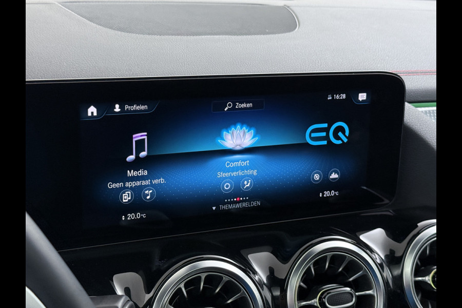 Mercedes-Benz EQA 250 AMG 67kWh Apple Carplay Android Auto Pano-/Schuif-Dak Leer/Alcantara Advanced LED-High-Performance Camera Navi+10" Connect D 191pk AUT. Night-pakket Connect-20 DAB Actieve park-assist+Rem-assistent Adaptive-Gr-licht Stoelverwarming Elek.Achterklep DAB High Perf.-LED  Keyless Business Solution 11kw-AC 1e Eigenaar Origineel Nederlandse Auto S.O.H. 91% 750kg Trekvermogen