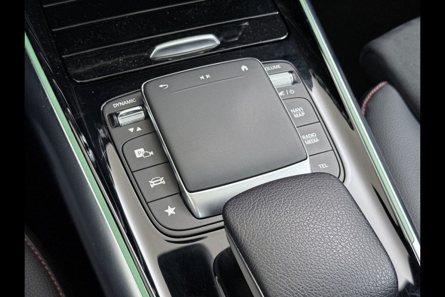 Mercedes-Benz EQA 250 AMG 67kWh Apple Carplay Android Auto Pano-/Schuif-Dak Leer/Alcantara Advanced LED-High-Performance Camera Navi+10" Connect D 191pk AUT. Night-pakket Connect-20 DAB Actieve park-assist+Rem-assistent Adaptive-Gr-licht Stoelverwarming Elek.Achterklep DAB High Perf.-LED  Keyless Business Solution 11kw-AC 1e Eigenaar Origineel Nederlandse Auto S.O.H. 91% 750kg Trekvermogen