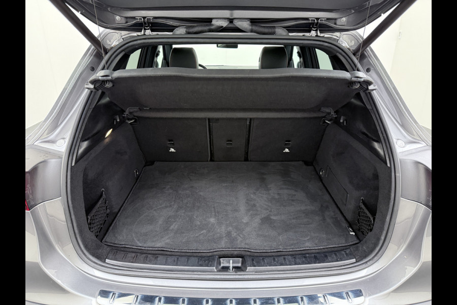 Mercedes-Benz EQA 250 AMG 67kWh Apple Carplay Android Auto Pano-/Schuif-Dak Leer/Alcantara Advanced LED-High-Performance Camera Navi+10" Connect D 191pk AUT. Night-pakket Connect-20 DAB Actieve park-assist+Rem-assistent Adaptive-Gr-licht Stoelverwarming Elek.Achterklep DAB High Perf.-LED  Keyless Business Solution 11kw-AC 1e Eigenaar Origineel Nederlandse Auto S.O.H. 91% 750kg Trekvermogen