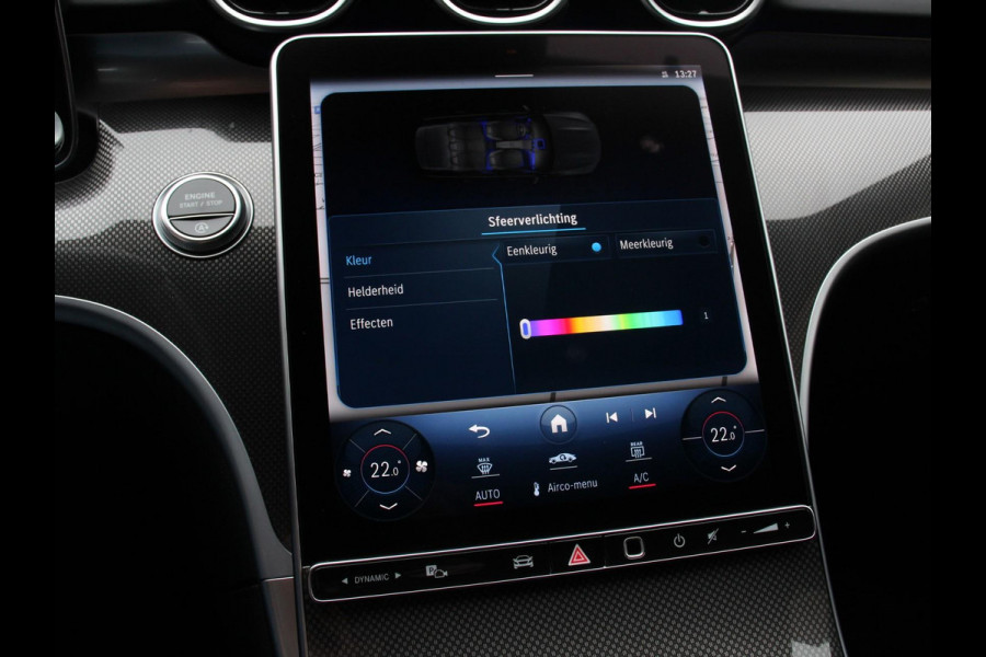 Mercedes-Benz C-Klasse Estate 200 AMG Line | Climate control | Achteruitrijcamera | Wegklapbare trekhaak | Navigatie | Dodehoek assistent | LED | Sfeerverlichting | Adaptieve cruise control | Verwarmde voorstoelen | Elektrische kofferbak