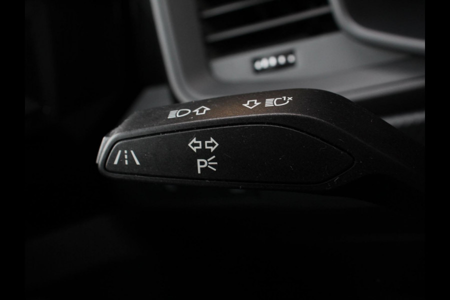 Audi A1 Sportback 30 TFSI 115pk Automaat | Navigatie | Climate Control | Digitale Cockpit | Parkeer sensoren | Bluetooth | Cruise control | Lichtmetalen velgen