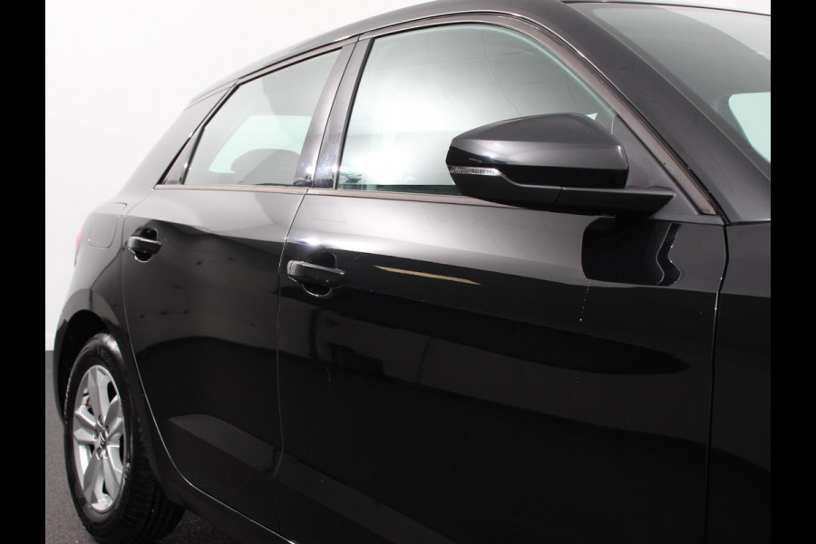 Audi A1 Sportback 30 TFSI 115pk Automaat | Navigatie | Climate Control | Digitale Cockpit | Parkeer sensoren | Bluetooth | Cruise control | Lichtmetalen velgen