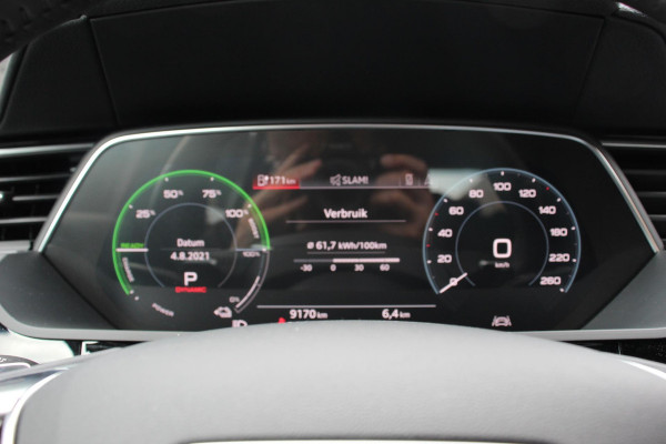 Audi e-tron e-tron 55 quattro | Navigatie | Climate Control | Alcantara | Camera | Electrisch bedienbare achterklep | Led | Cruise Control Adaptive |